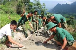 Đường mới về bản Hò Lù